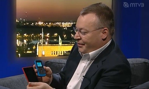 CEO Nokia Steven Elop Melempar iPhone Ke Tanah