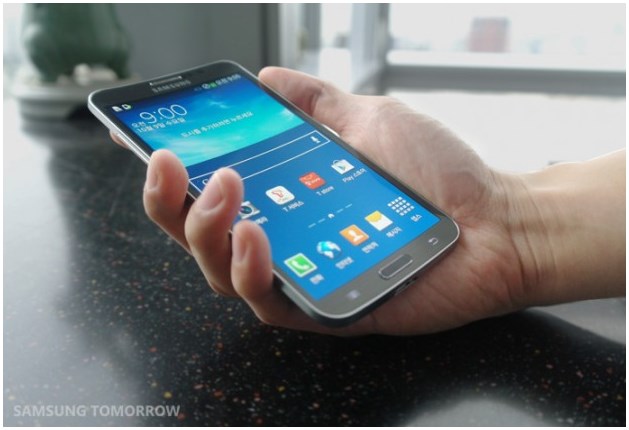 Inilah Samsung Galaxy Round: Smartphone dengan Layar Cekung Pertama di Dunia