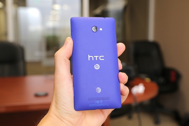 HTC W8: Device Windows Phone 8.1 Pertama dari HTC