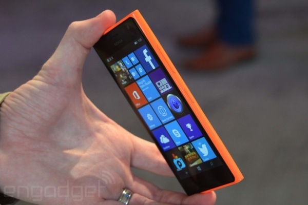 Microsoft Memamerkan “Selfie Phone” Lumia 730, Inilah Fitur dan Penampakannya!
