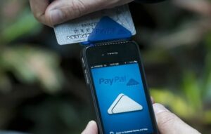 Paypal Credit Card Reader Segera Hadir di Windows dan Windows Phone