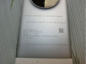 Windows Phone Keren dengan Body Aluminium, Inikah Microsoft Lumia 1030?