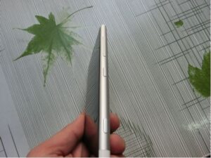 Windows Phone Keren dengan Body Aluminium, Inikah Microsoft Lumia 1030?