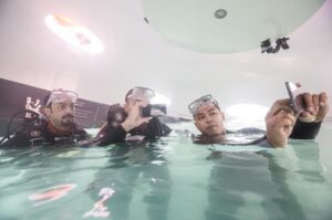 Wow..Sony Membuka Toko Bawah Laut Xperia Aquatech!