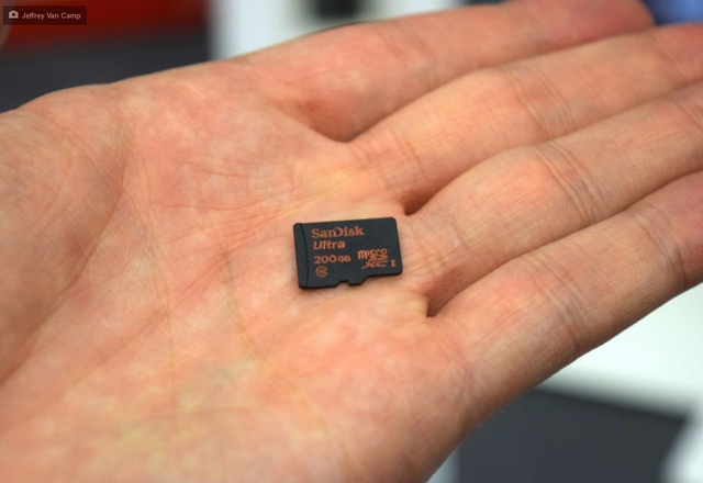 SanDisk Memecahkan Rekor dengan Merilis microSD Berkapasitas 200 GB!