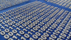 Progress Report: Sneak Peek Logo Biner di Kaos WinPoin (yang Hampir Selesai)