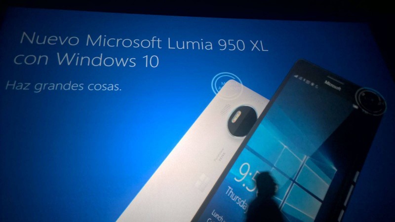 Slide Internal Flagship Lumia 950 dan 950 XL Bocor ke Publik (Specs, Desain, dsb!)