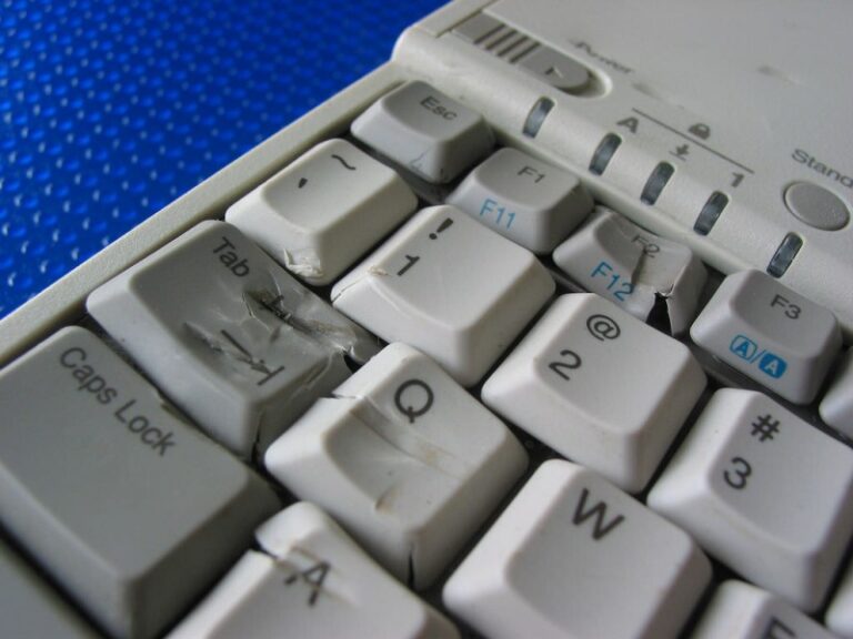 KeyPrank: Cara Nakal dan Iseng "Ngerusak" Keyboard Teman :D