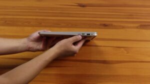 Jumper Ezbook 2: MacBook Air Clone Berbasis Windows 10