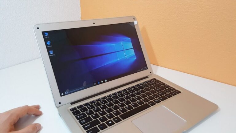 Jumper Ezbook 2: MacBook Air Clone Berbasis Windows 10