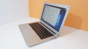 Jumper Ezbook 2: MacBook Air Clone Berbasis Windows 10
