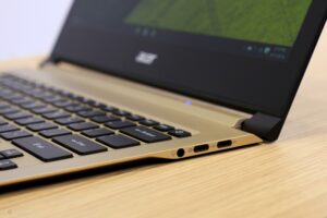 Acer Swift 7: Laptop Pertama dengan Tebal Dibawah 1cm, Tipisnya Ngalahin MacBook!