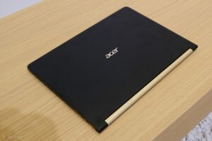 Acer Swift 7: Laptop Pertama dengan Tebal Dibawah 1cm, Tipisnya Ngalahin MacBook!