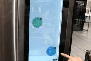 Serius! Kulkas LG Ini Touchscreen dan Pake Windows 10 Sebagai OS-nya