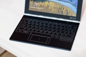 Tablet PC Revolusioner: Lenovo Yoga Book dengan Touch Keyboard Futuristik