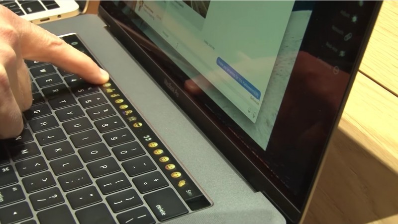 Prototype Adaptive Keyboard ala Touch Bar MacBook Sudah Diperkenalkan Microsoft di 2009 (Video)