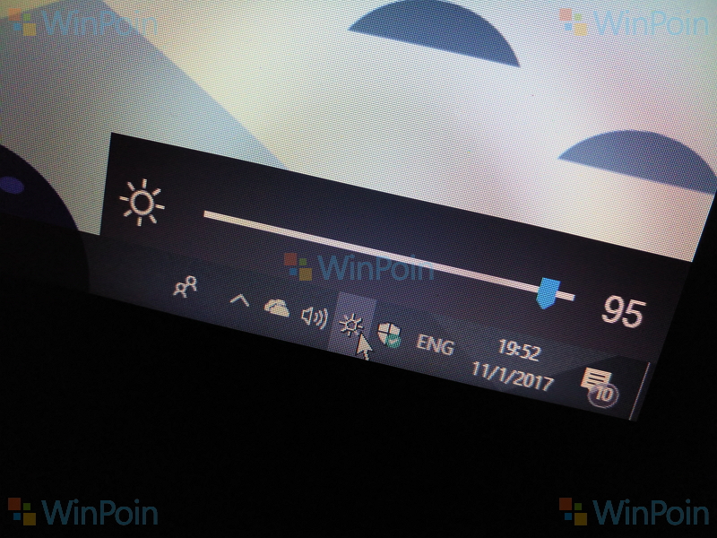 Memunculkan Brightness Slider di Windows 10