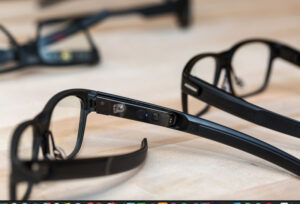 Akhirnya Ada Kacamata Pintar yang Tidak Membuat Kita Tampak Konyol