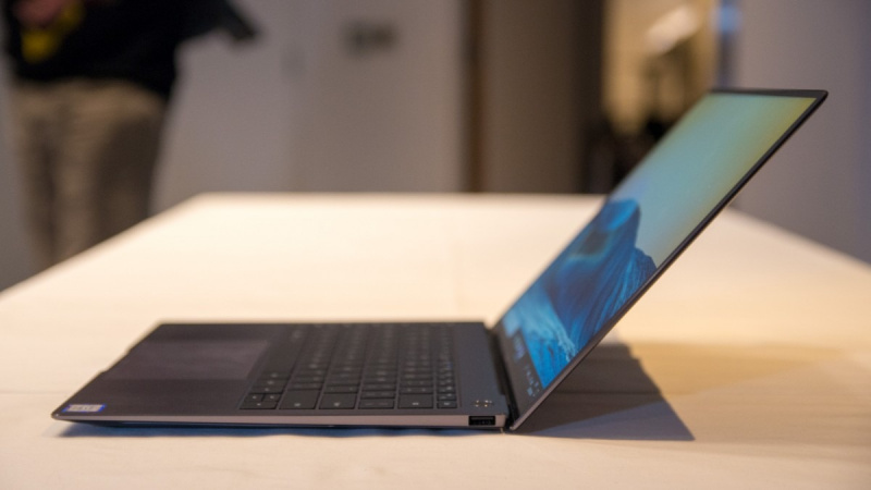 Huawei MateBook X Pro: Laptop Paling Keren di MWC 2018